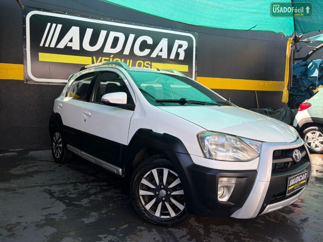 Toyota Etios Hatch Cross 1.5 Mecânico Flex 2014/2014 — foto 3 de 12