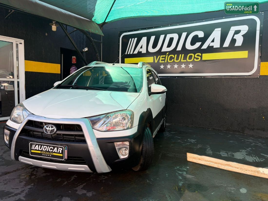 Toyota Etios Hatch Cross 1.5 Mecânico Flex 2014/2014 — foto 4 de 12
