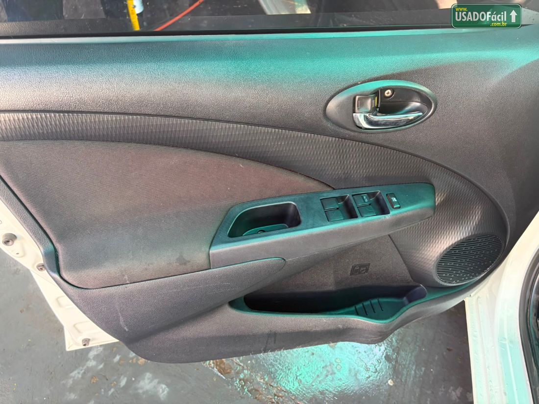 Toyota Etios Hatch X 1.3 Mecânico Flex 2017/2018 — foto 12 de 14