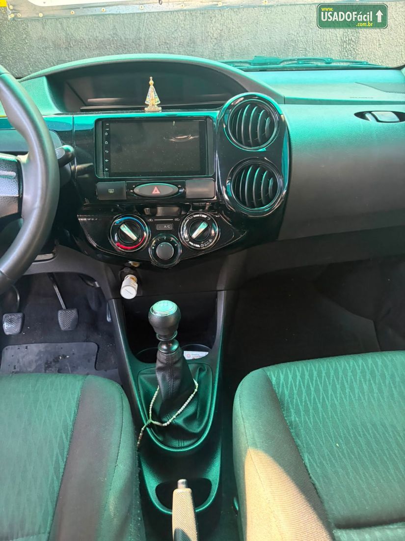 Toyota Etios Hatch X 1.3 Mecânico Flex 2017/2018 — foto 10 de 14