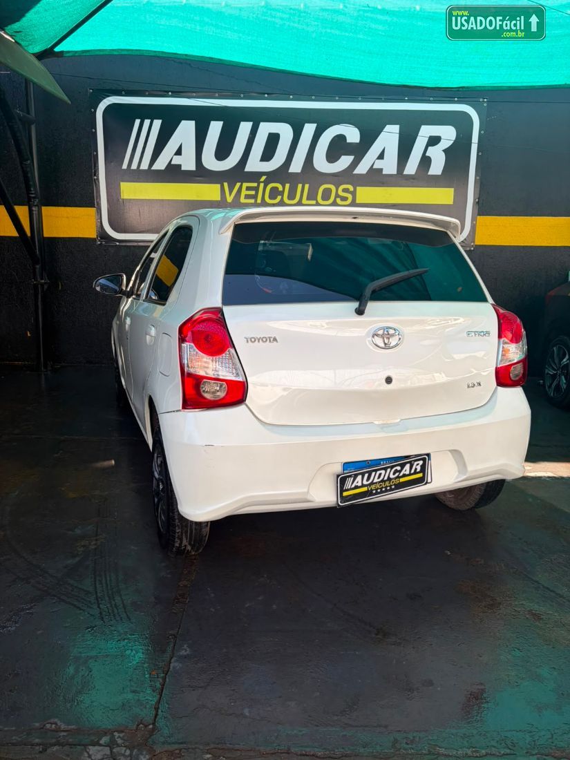 Toyota Etios Hatch X 1.3 Mecânico Flex 2017/2018 — foto 8 de 14