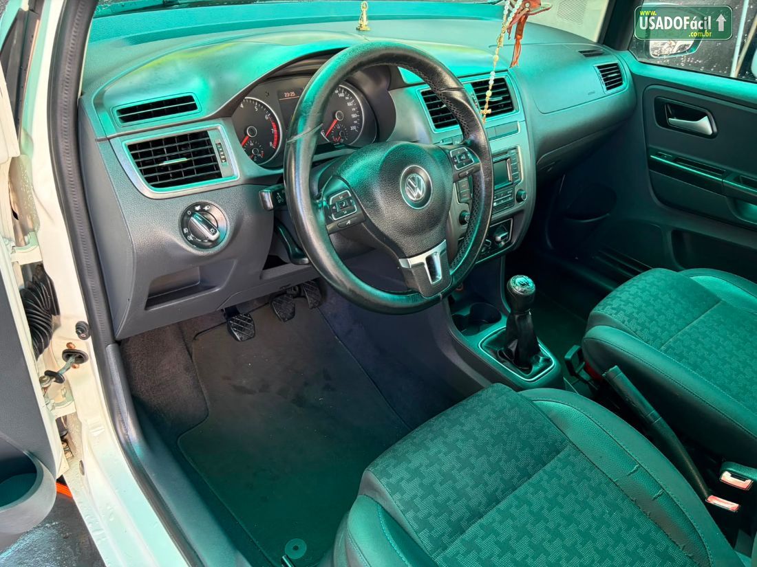 Volkswagen Fox Comfortline 1.0 4P Flex 2015/2015 — foto 13 de 16
