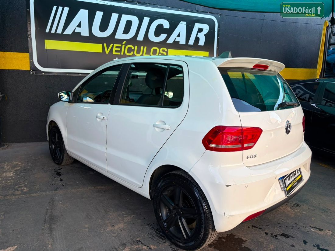 Volkswagen Fox Comfortline 1.0 4P Flex 2015/2015 — foto 9 de 16