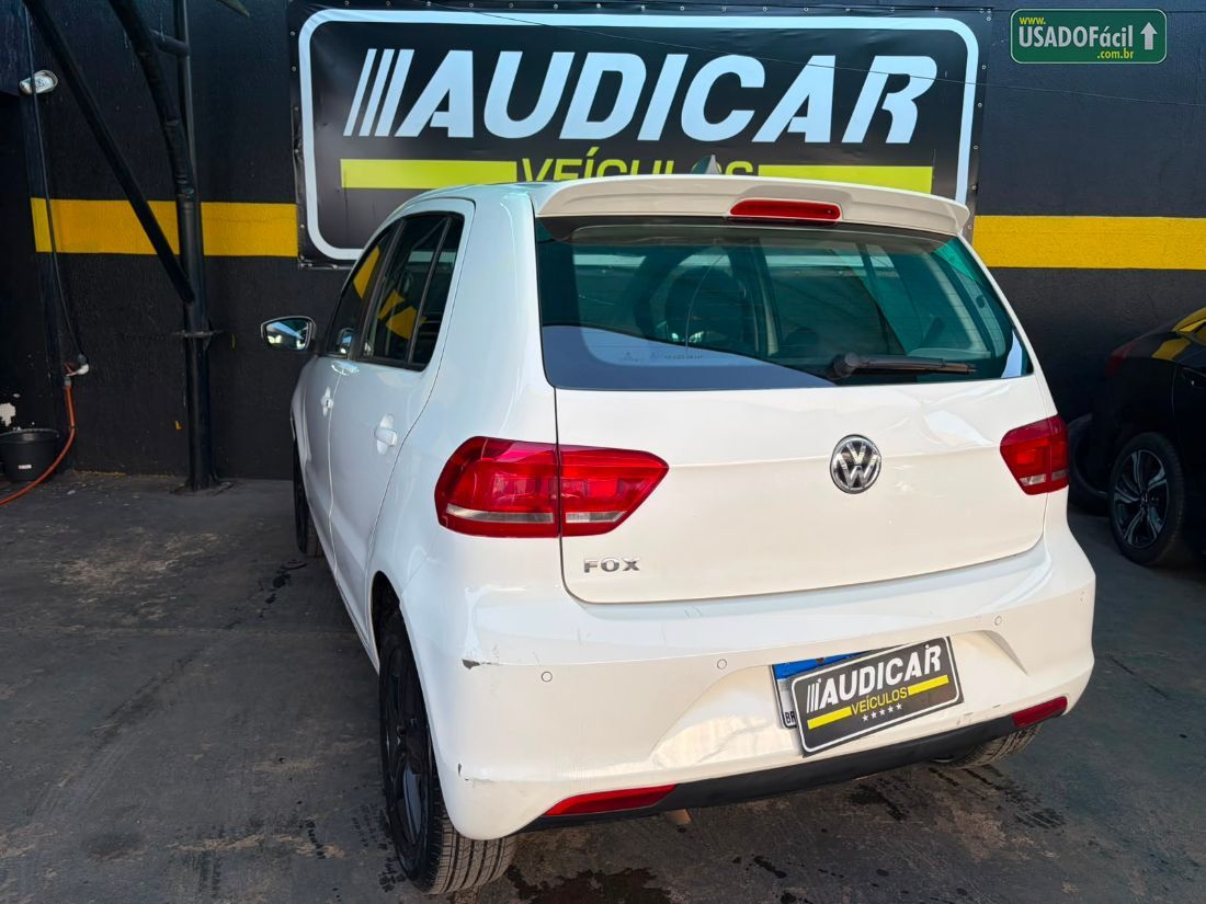 Volkswagen Fox Comfortline 1.0 4P Flex 2015/2015 — foto 10 de 16