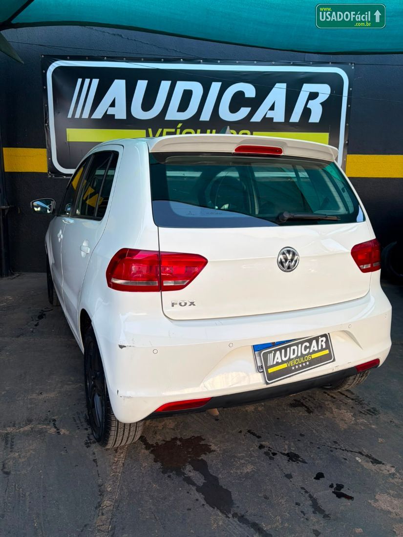Volkswagen Fox Comfortline 1.0 4P Flex 2015/2015 — foto 8 de 16