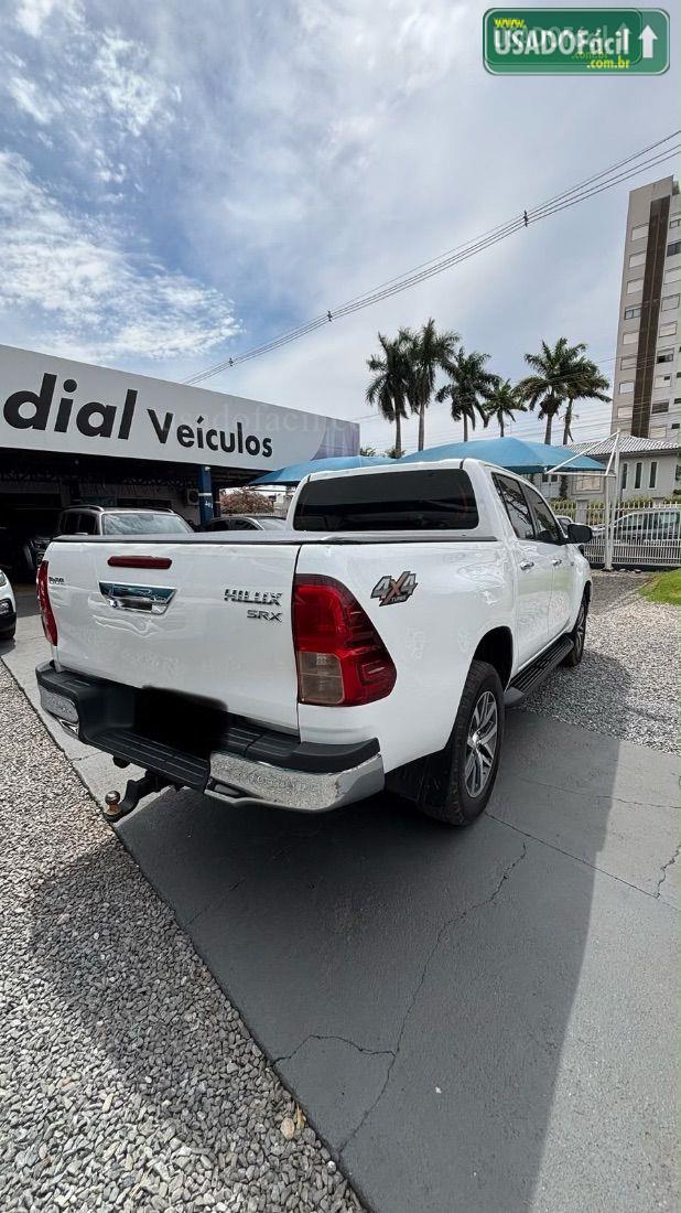TOYOTA Hilux SRX CD 2.8 Automático Diesel 2016/2017 — foto 6 de 11