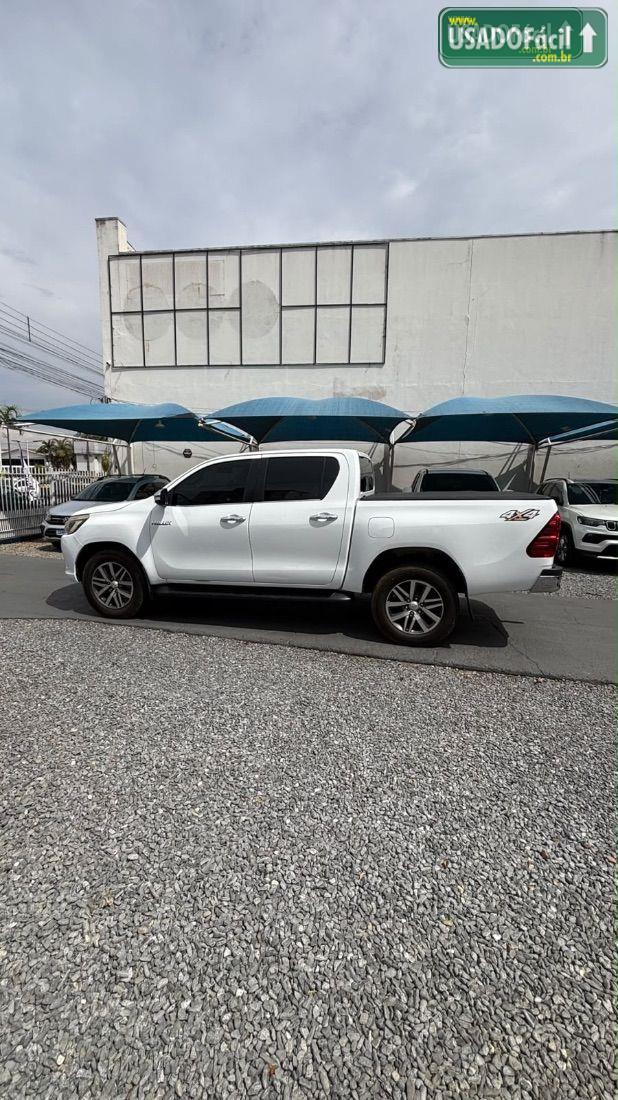 TOYOTA Hilux SRX CD 2.8 Automático Diesel 2016/2017 — foto 8 de 11