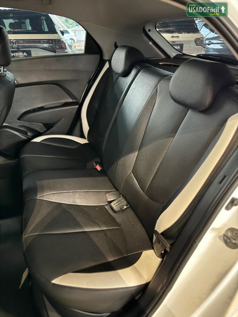 Hyundai HB20 Hatch Premium 1.6 Automático Flex 2015/2015 — foto 14 de 20