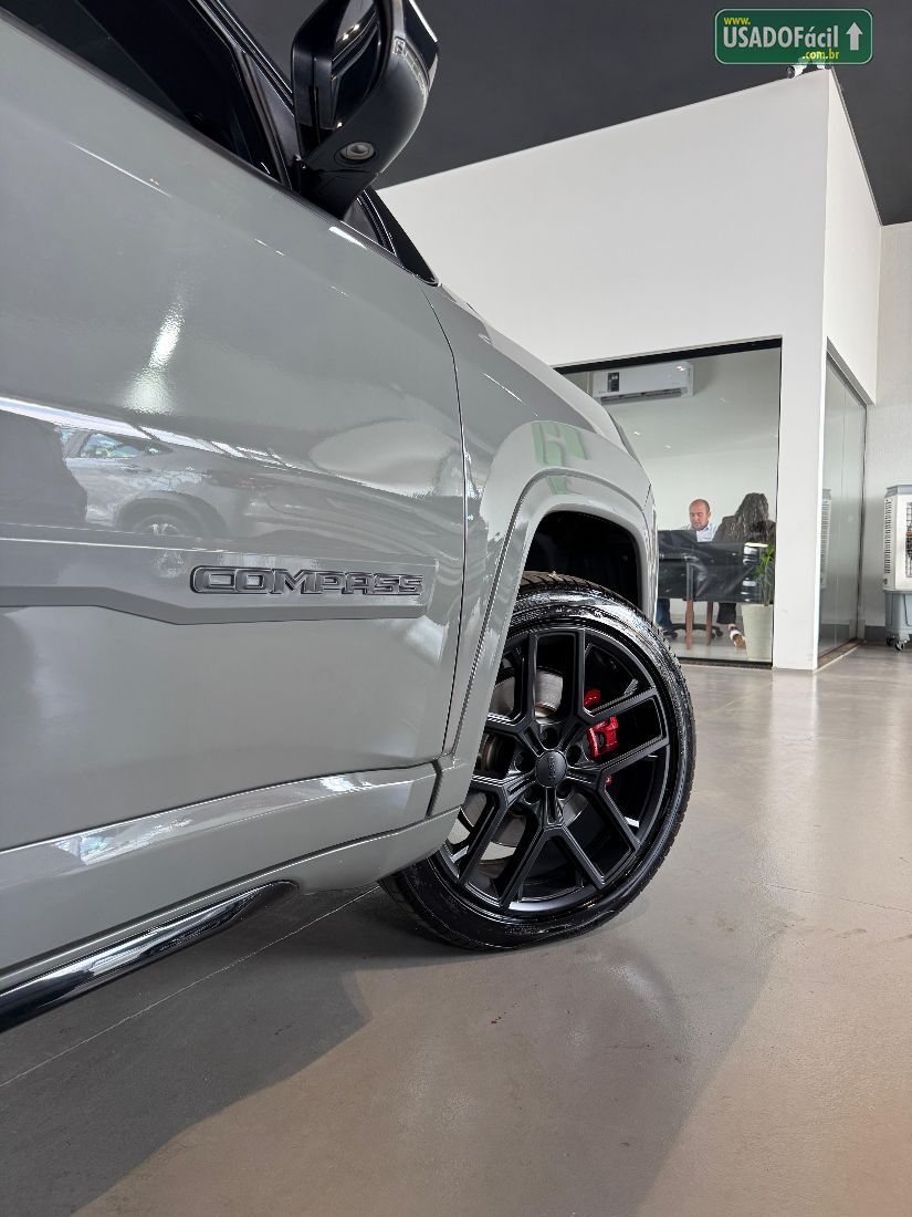 Jeep Compass Black Hurricane 2.0 4x4 Turbo Automático 2024/2025 — foto 11 de 27