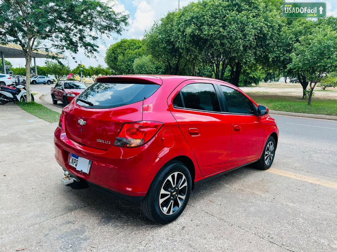 CHEVROLET/GM Onix Hatch LTZ 1.4 Mecânico Flex 2013/2014 — foto 15 de 16