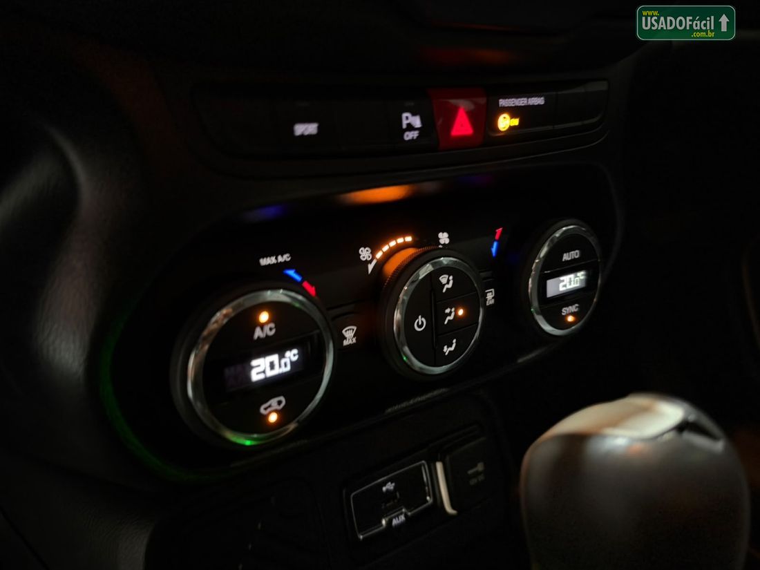 Jeep Renegade Longitude 1.8 4x2 Automático Flex 2017/2018 — foto 6 de 10